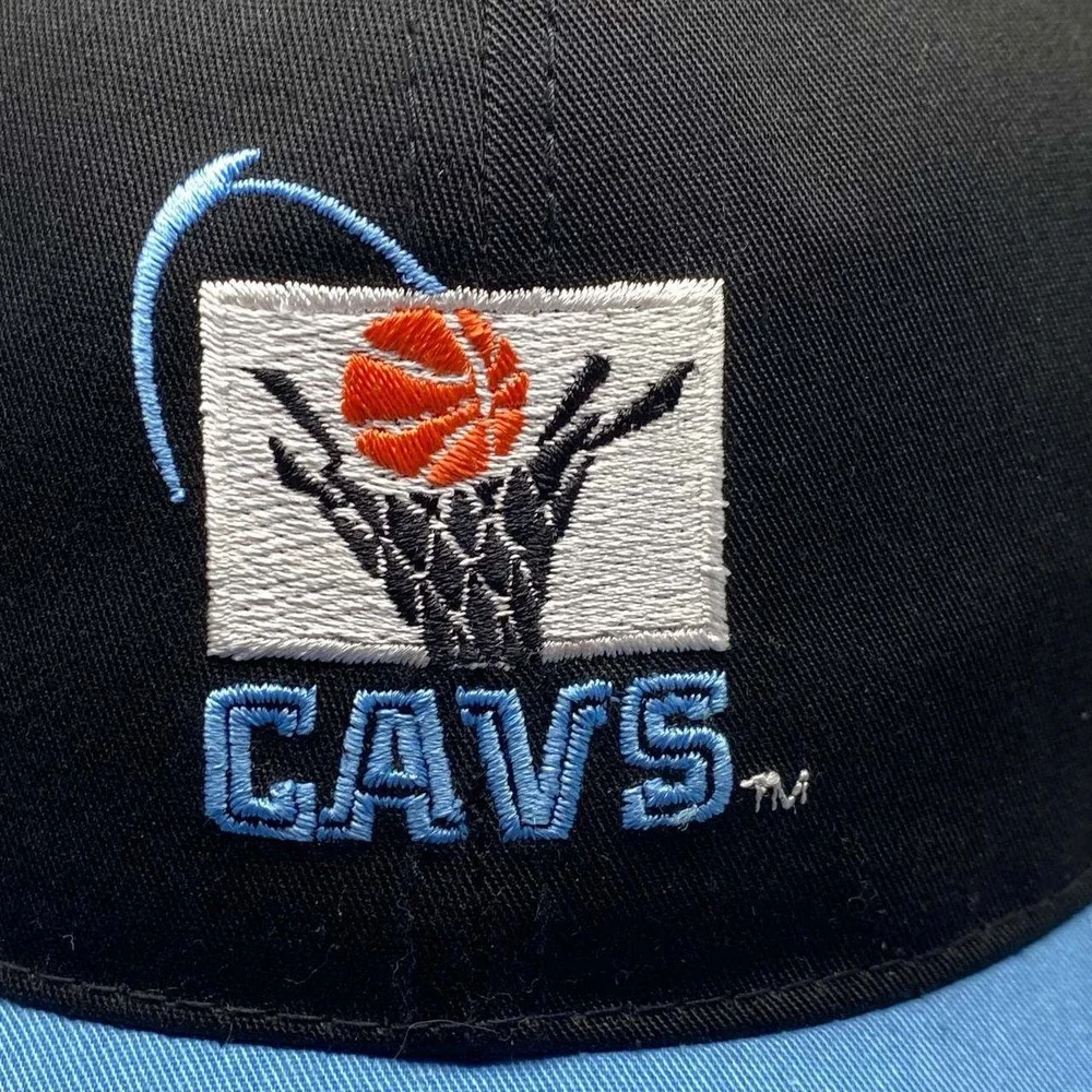 Cleveland Cavaliers Mens OSFA Black Blue Snapback‎ Hat